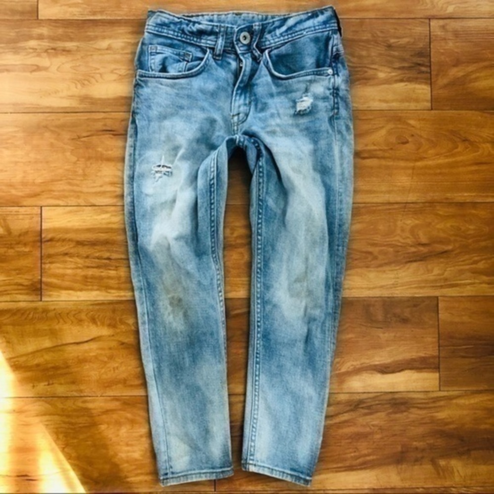 Boy’s H&M 👦🏻 Tapered Leg Jeans sz 9-10y